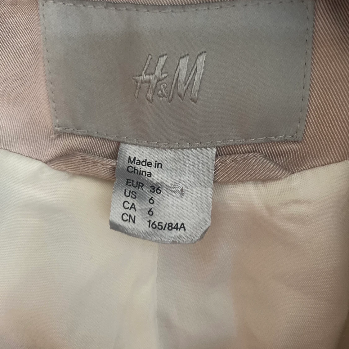 Blazer i satinimitation från H&M - 90