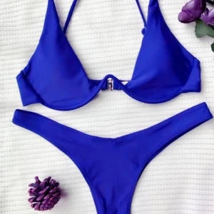 Blå bikini - Blå bikini från zaful i storlek s. Super fin bikini! Säljes för 50kr🥰