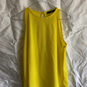 Gult linne - Gult linne från mango storlek M 