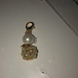 Lyckoängel guld - Säljer denna lyckoängel! Allt jag säljer är självklart i nyskick! 15kr+frakt 12