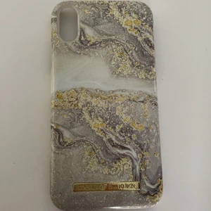 iPhone xr skal -    Använt några ggr