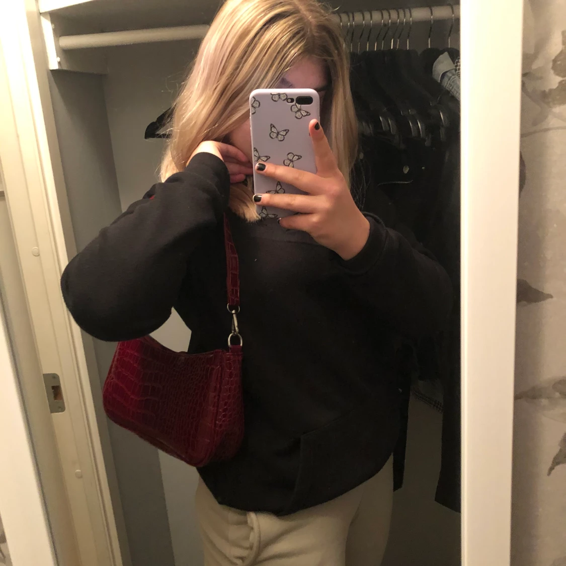 Vinröd skinnväska - 90