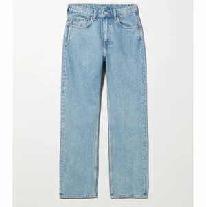 Weekday jeans - Jättefina jeans från weekday strl w27 l29😍 säljer för att dom tyvärr inte passar längre...ordinariepris 500kr men jag säljer för 225❤️ skriv för fler bilder på byxorna!
