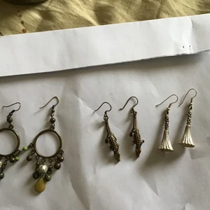 Fina örhängen  - Fina örhängen 100kr/par fint skick  Eller 250kr alla 3par  