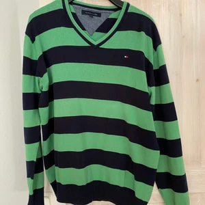 Tommy hilfiger - Storlek M, min brors gammla.