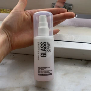 Settingspray  - Knappt använd, provade 1 gång men den va inget för mig :/ 