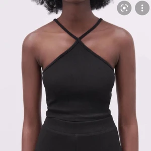 Zara linne - Nu säljer jag mitt as balla och trendiga zara linne som är helt slutsålt💞 har använt max 4 gånger så är i nyskick🌟pris kan diskuteras vid en snabb affär💞vet inte riktigt vad frakten kommer att🌟