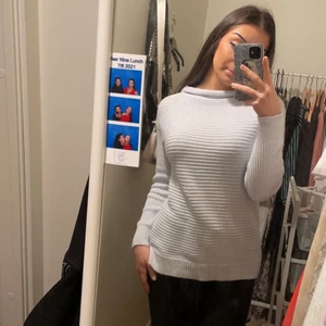 Tröja - Hej! Säljer den a blåa tröja från Cubus. Den är använd ett par gånger!