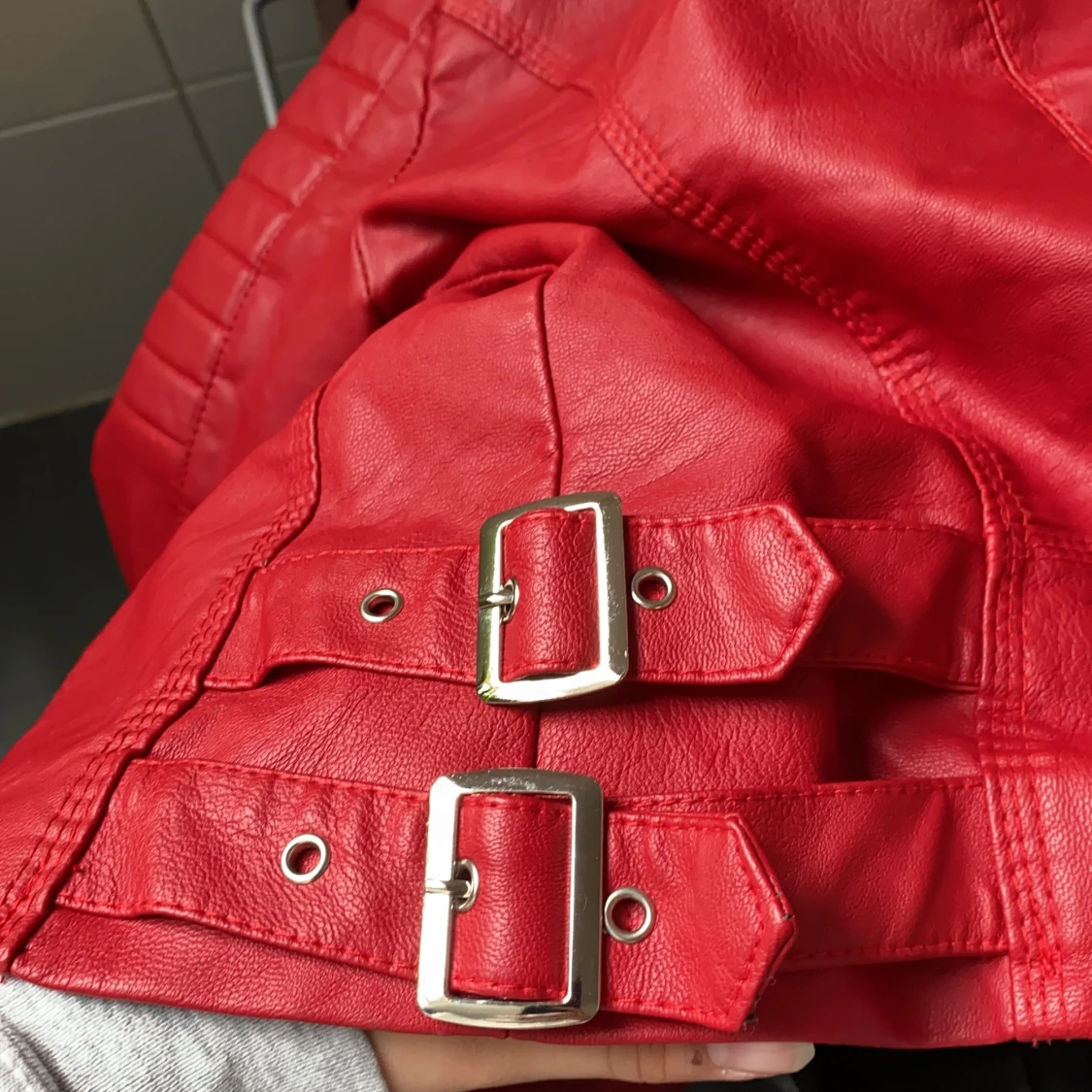 Röd skinnjacka - 91