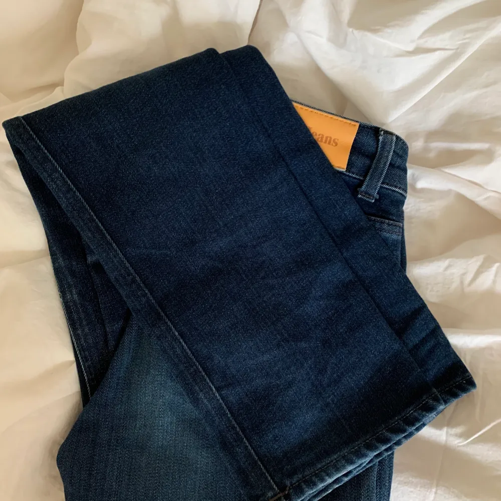 Supersnygga jeans från acne💓 strl.26/32, tyvärr alldeles försmå för mig😞 i nyskick! . Jeans & Byxor.