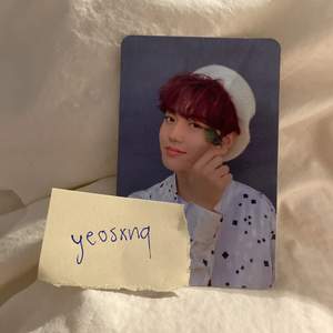 Offical Doyoung (TREASURE) photocard från The First Step: Chapter Three albumet. fint skick. kan mötas upp i stockholm eller skickas, jag står inte för postens slarv <33