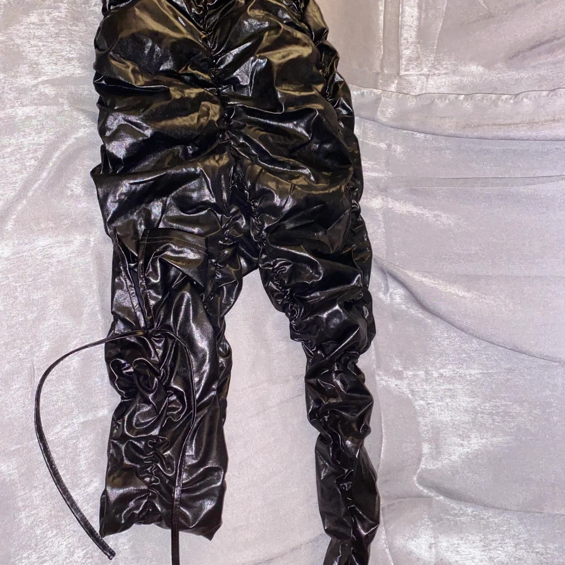 Rynkad Skin byxor  - 90