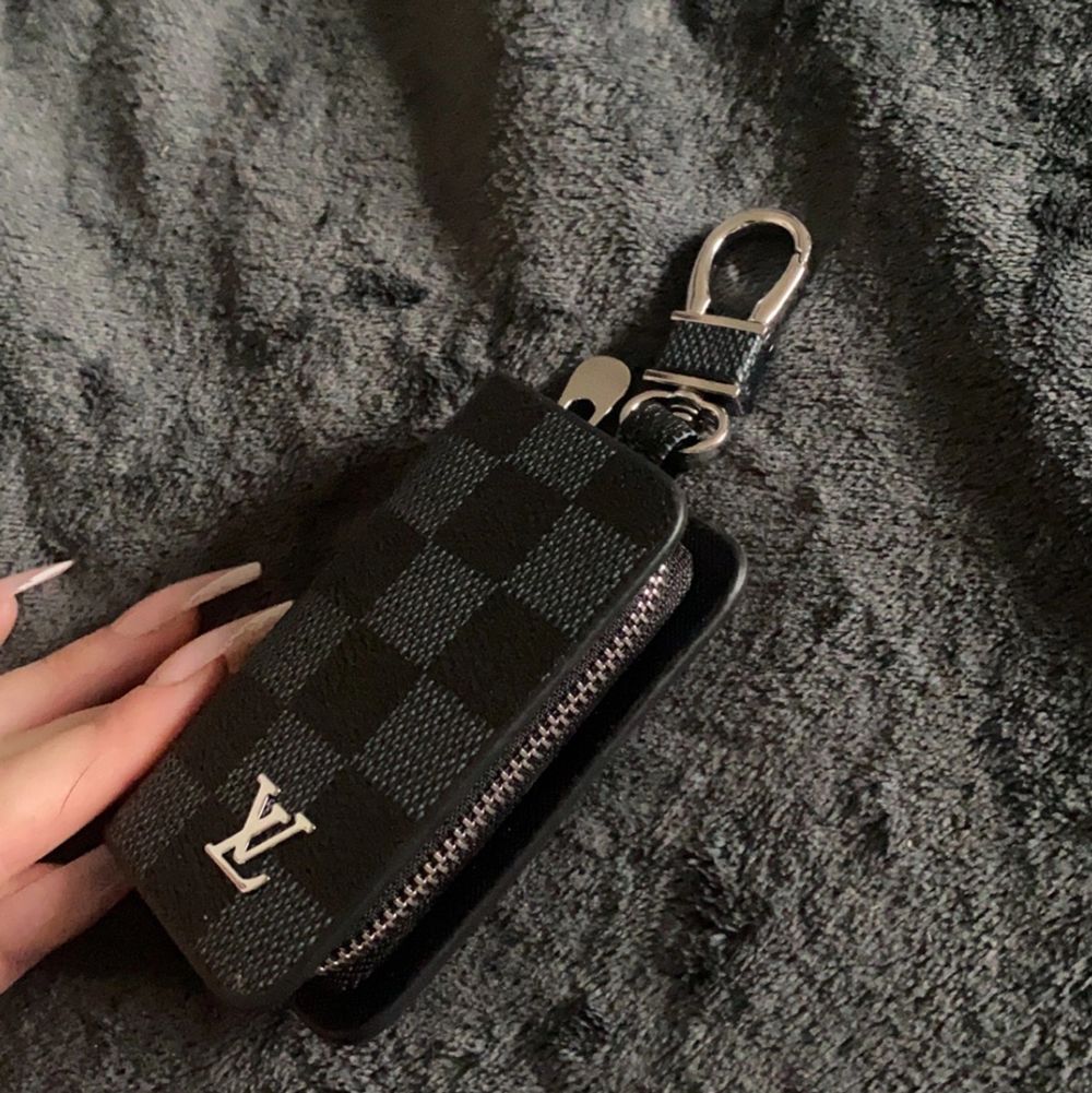 Lv nyckel ring - Louis Vuitton | Plick Second Hand