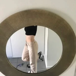Beige jeans - Beiga svin snygga jeans från SHEIN!🤩 Dessa är helt nya, endast testade. (Lånade bilder)