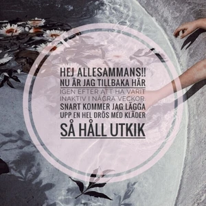 LÄS BESKRIVNINGEN - Alla kläder som som finns uppe på min profil sedan innan finns kvar. Jag har fått en massa meddelanden under veckorna jag har varit borta, så om du är intresserad av att köpa något så skicka gärna ett meddelande igen så du kommer överst! 🥰🦋