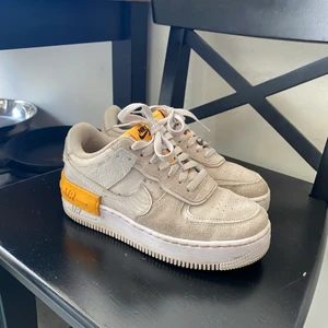 Nike air force 1 shadow - Storlek 36.5. Endast använda ett par gånger!