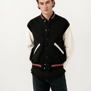 Our Legacy Varsity Trophy Jacka - Är det någon som säljer denna?