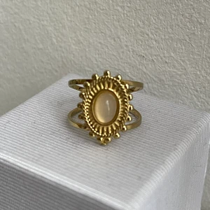 Ringar - Säljer 2 ringar, 40kr STYCK + 12 kr i frakt 🤎. Första är såld