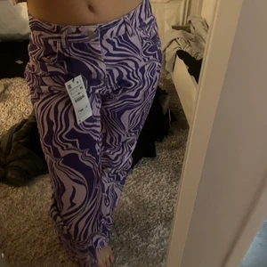 Möntrade jeans - Säljer dessa coola mönstrade jeans från zara i storlek 38, 😋