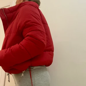 Pufferjacka - Som ny, strl M 