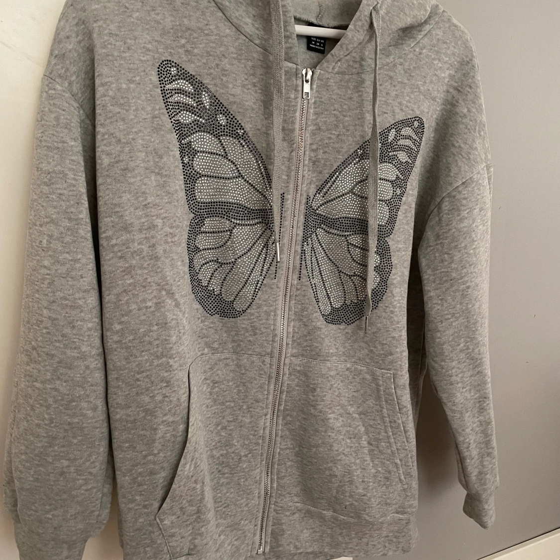 Grå zip-hoodie med tryck - 90