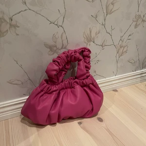 Väska - Väska från Misslisibells kollektion med NA-KD.