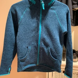 Polarn O. Pyret fleecetröja blå - Polarn O. Pyret fleecetröja blå, använd i gott skick.