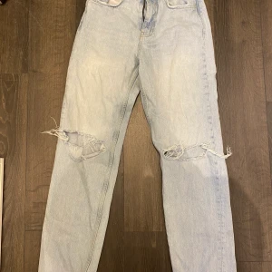 Jeans - Jeans från Gina Tricot, använda men i bra skick.