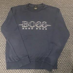 Hugo boss sweatshirt - Väldigt fin hugo boss sweatshirt storlek S som ny. Nypris 1500kr