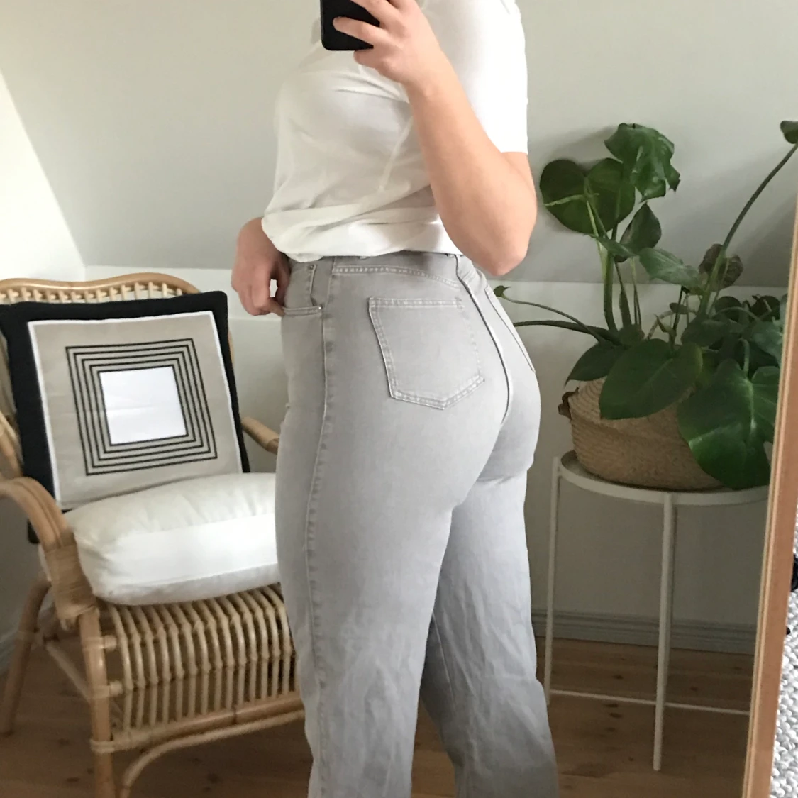 Fina gråa jeans