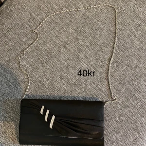 Väska - Kan skickas köparen står för frakt 