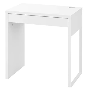Ikea skrivbord - Ett vit ikea skrivbord använd ksk ett år. Skriv för fler bilder