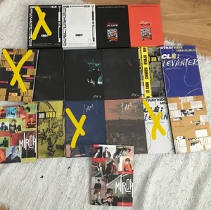 Stray kids albums - Hej! Säljer min stray kids samling, alla kommer utan pcs och alla utom limited och mixtape kommer gå på 100kr, limited 120 och mixtape 140kr 