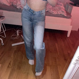 Raka byxor - Gott skick, knappt använda, jättefina!