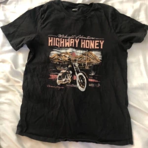 T-shirt - T-shirt från gina tricot. Bjuder på frakten