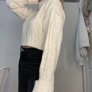 Stickad vit tröja - Så mysig Stickad tröja i mycket bra skick