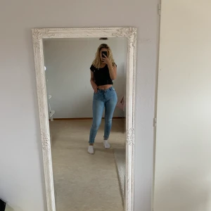 Jenas - Fina jeans, köpte utomlands. Passar storlek 36