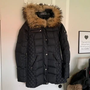 Rock and blue jacka - finns skavanker och pga det är inte priset hugget i sten