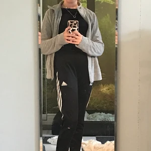 Kofta  - Grå kofta från Hennes