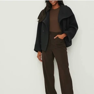 . - Helt ny jacka från Nakd med prislappen på.      Buda i kommentarerna😊🤍🤍.    Frakt ligger på 66kr 