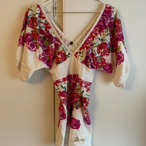 Desigual tröja  - Supersnygg tröja med 3/4 holkärm. Nyskick