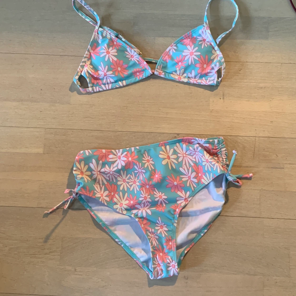 Blommig bikini