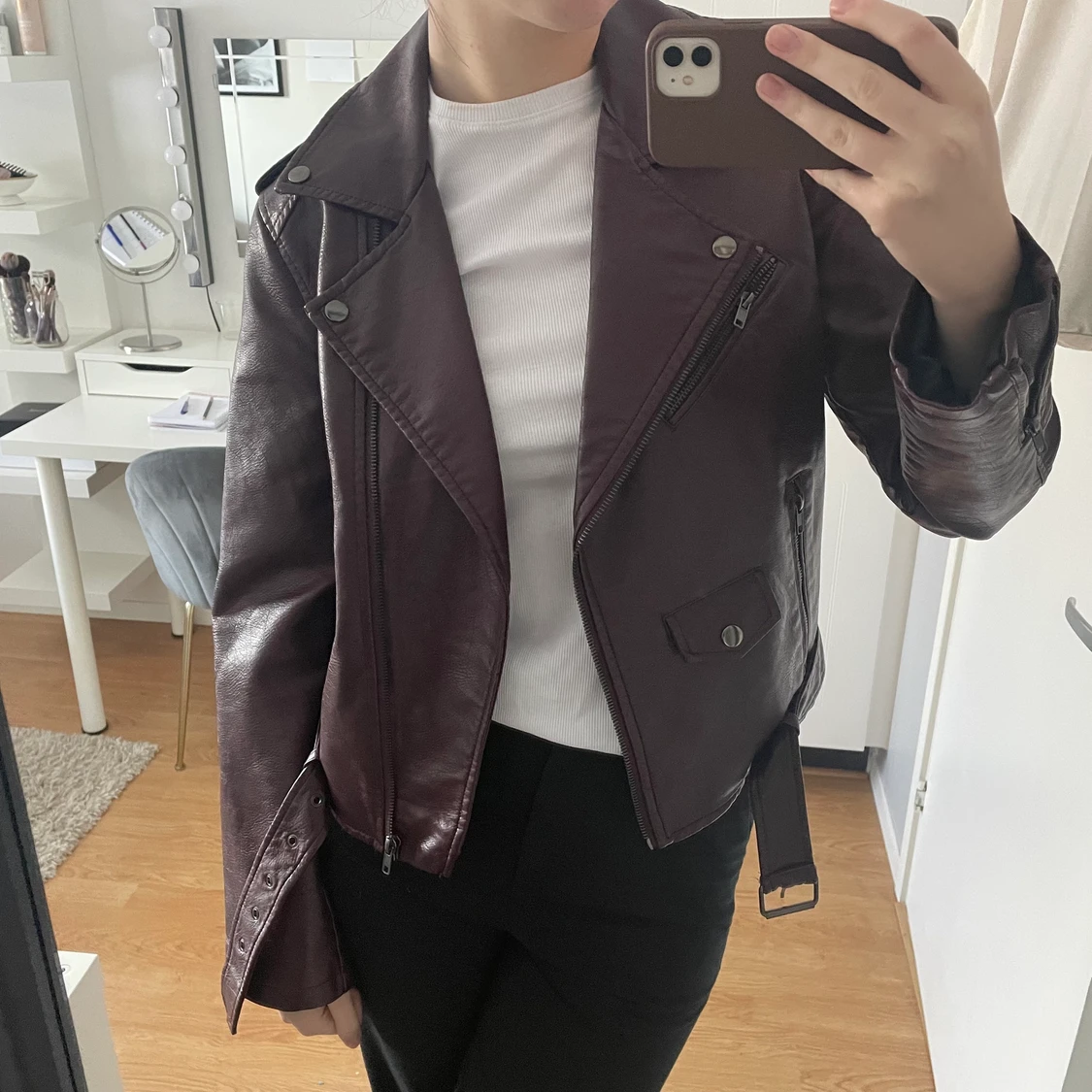 Skinnjacka, storlek M!đ