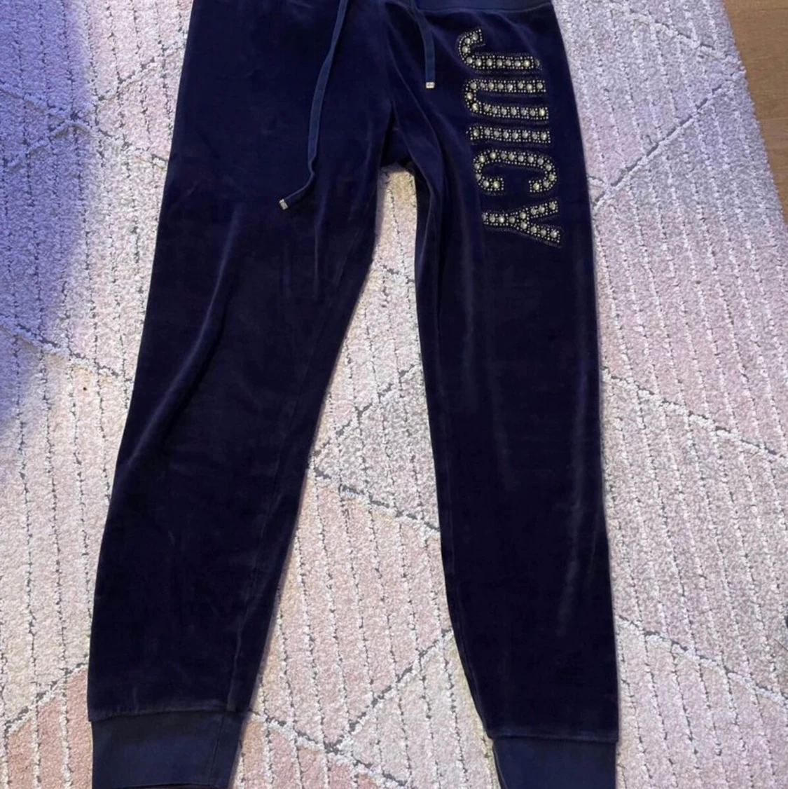 Intressekoll Juicy Byxor🧃