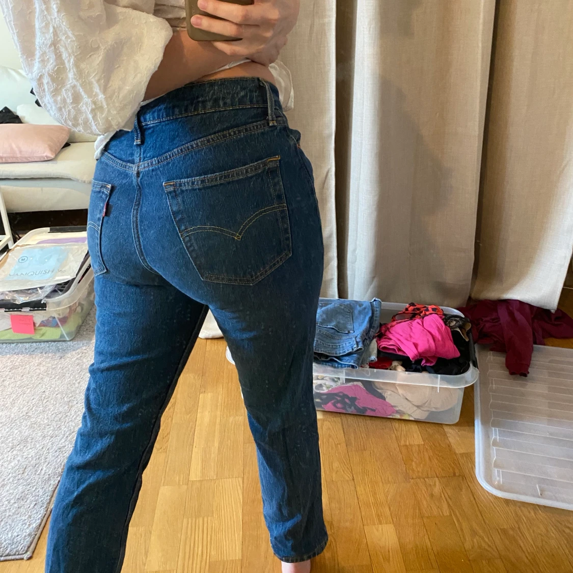 Jättefina Levis jeans storleken är ca M - 90