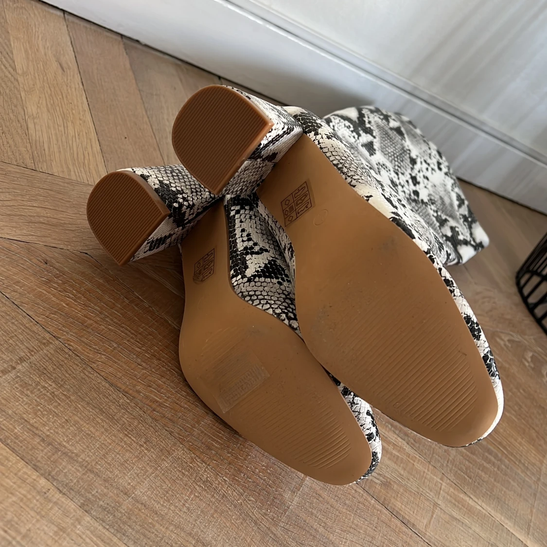 Snake stövlar Missguided  - 91