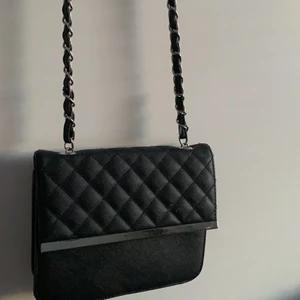  Väska - Såå fin axelbandsväska! 🧸 skriv för frågor