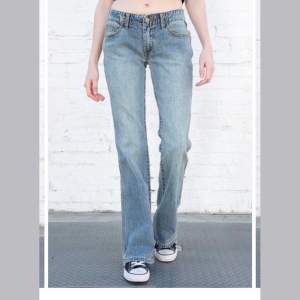 Skitsnygga jeans från Brandy Melville, endast testade, prislapp kvar!