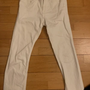 White jeans, zara, ankle  - Straight ankle length white jeans, Zara, size 34/36