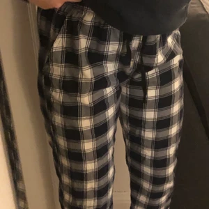 Rutiga pyjamas byxor - Köpta i USA i augusti💕 lite korta för mig som är 170 därav säljer jag dem💕